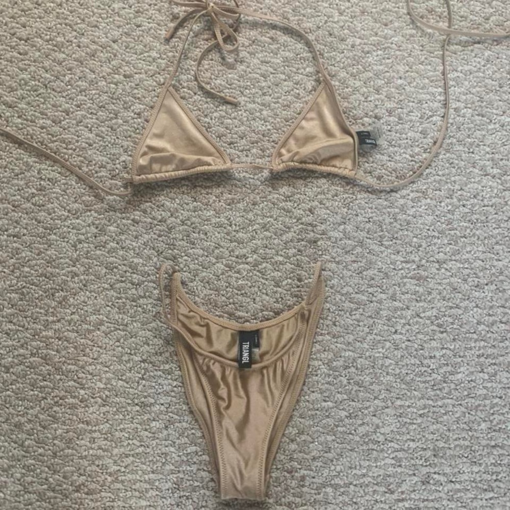 Triangl Vinca in gold XS no longer sold